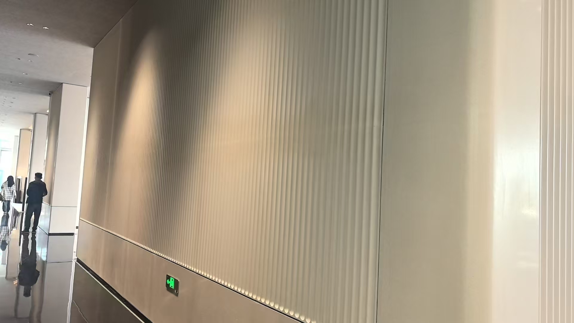 The Quiet Power of Solid Colors in Interior Design