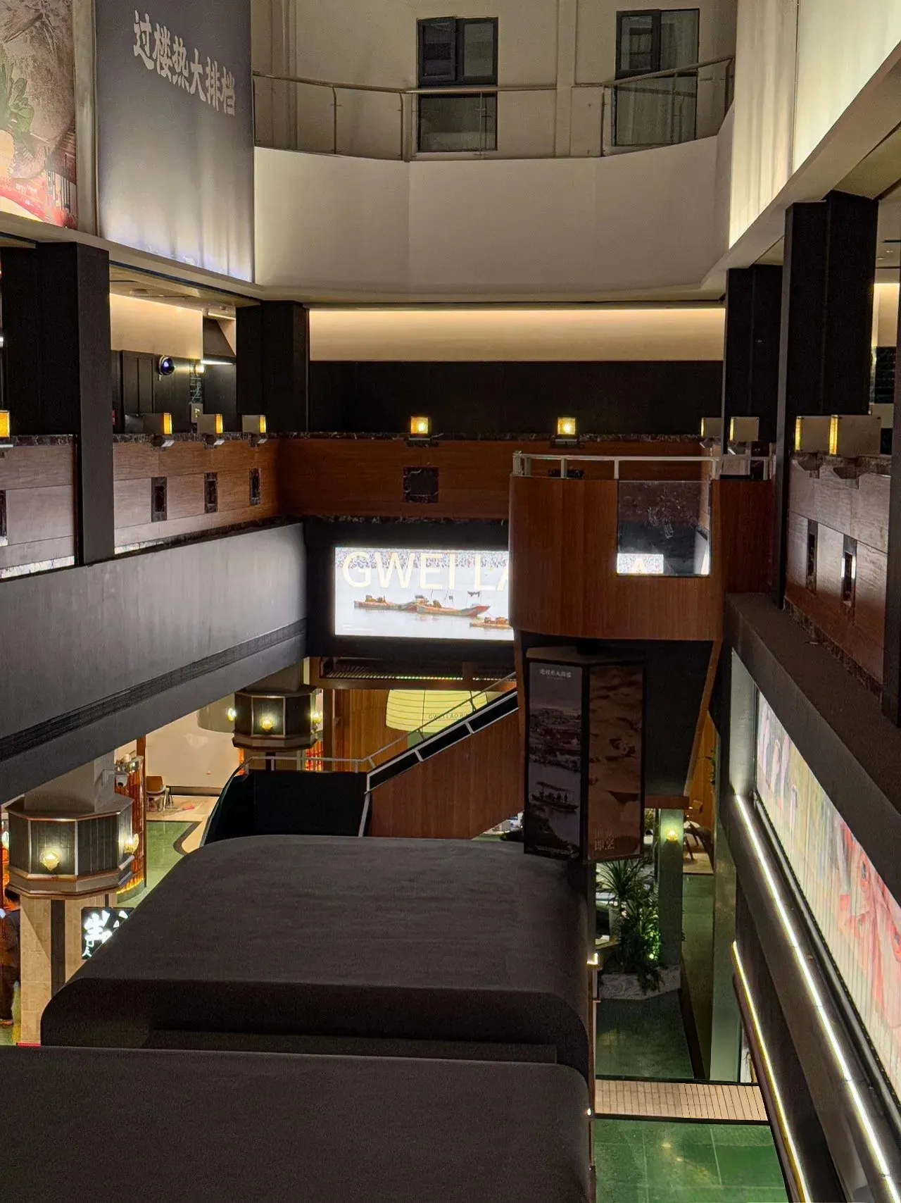Terrazzo applications in restaurant design articles
