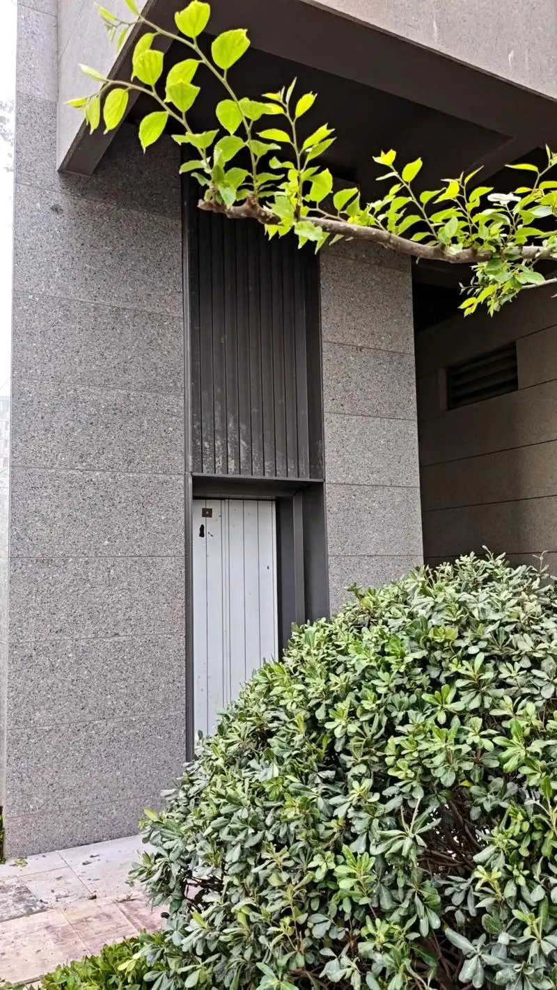 Two methods to reduce stone color difference